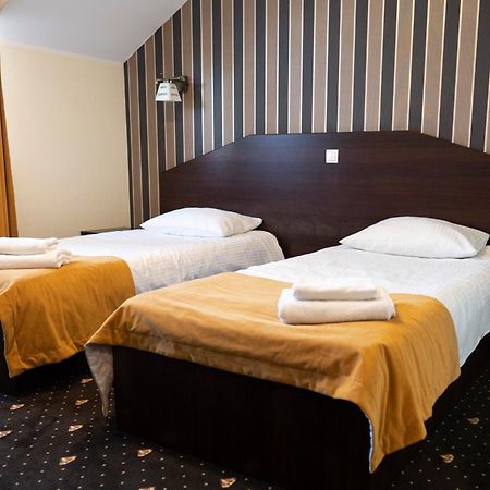Hotel Podzamcze กูรากัลวาเรีย ภายนอก รูปภาพ