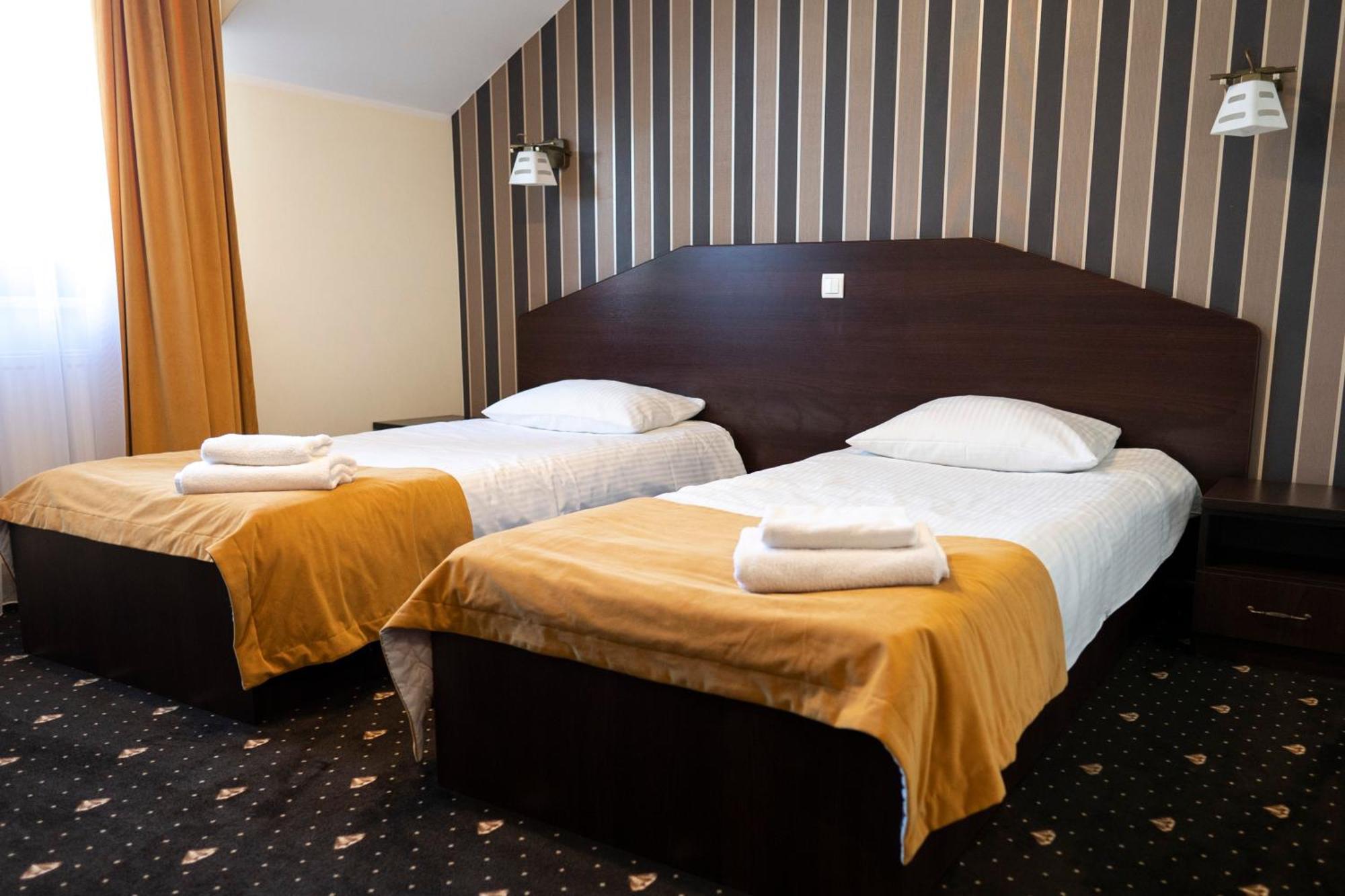 Hotel Podzamcze กูรากัลวาเรีย ภายนอก รูปภาพ